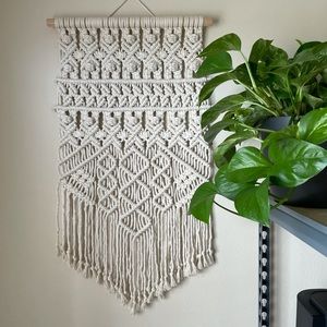 Macrame wall hanging